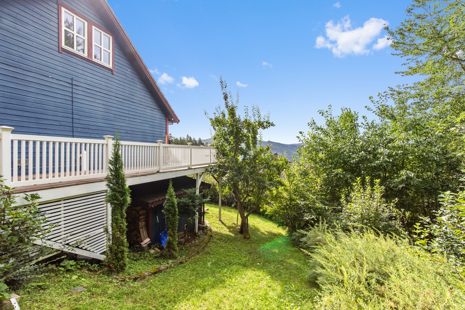 Mulighet for oppbevaring under balkongen. Galleribilde