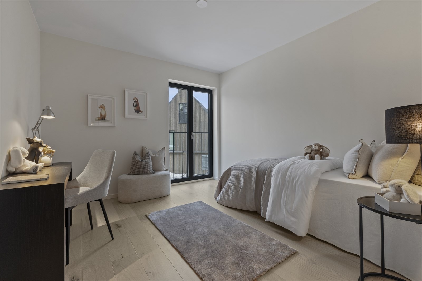 Soverom nr. 2 og 3 har god plass til seng med tilhørende garderobeinnredning Galleribilde