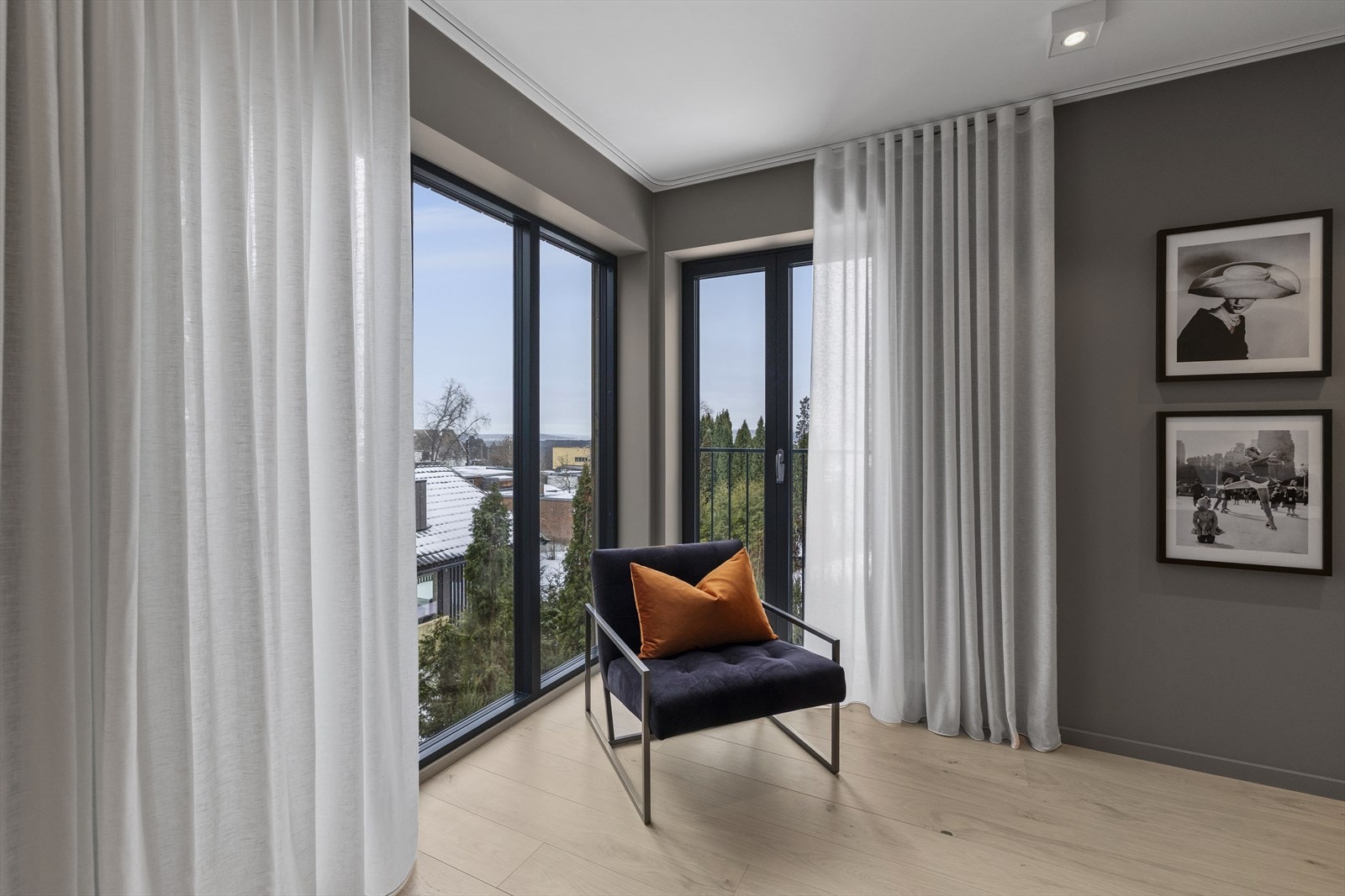 Hovedsoverommet får godt med naturlig lysinnslipp Galleribilde