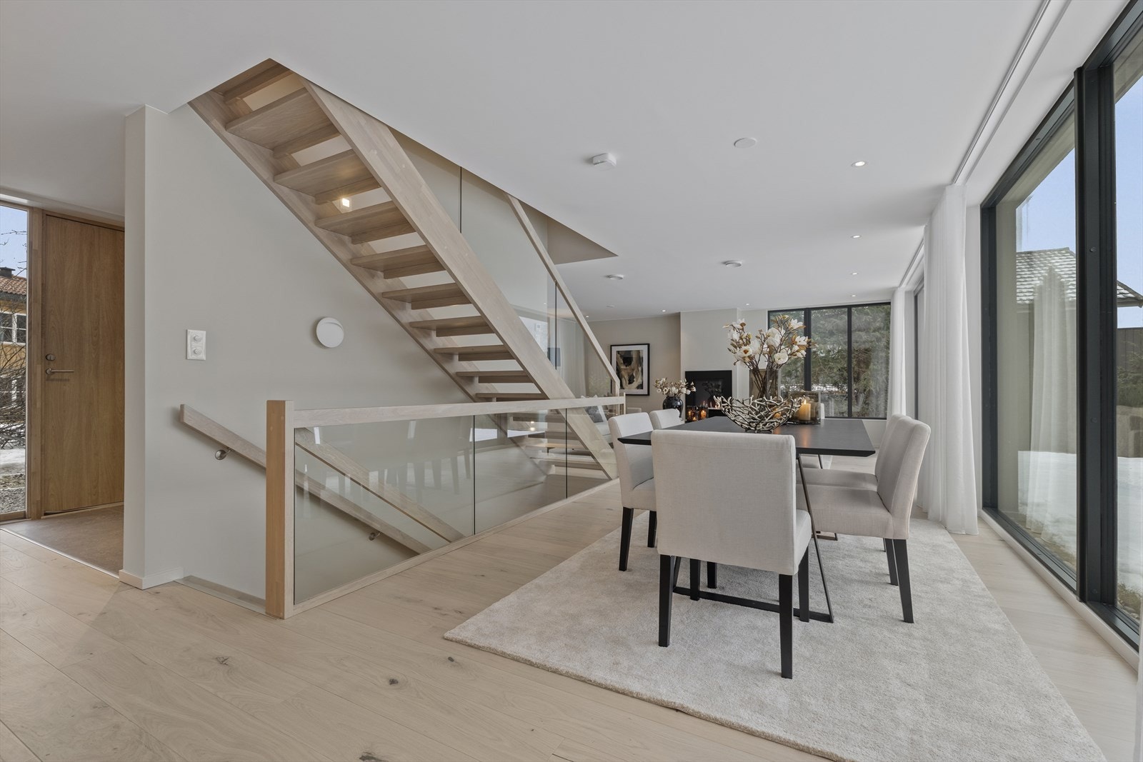 Boligen har en funksjonell og veloverveid planløsning - godt tilpasset barnefamilier Galleribilde