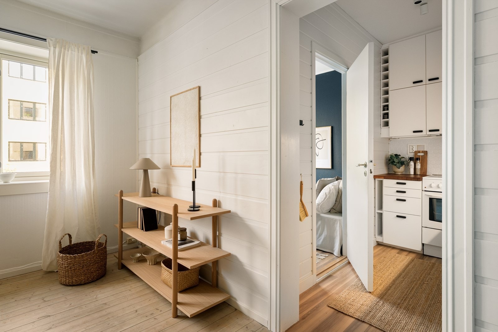 Vi beveger oss videre til kjøkken og soverom. Galleribilde