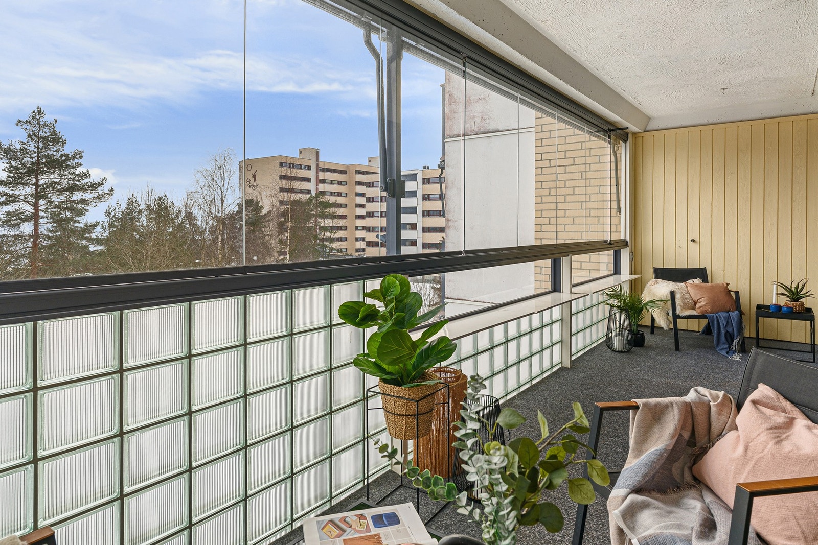 Her er det god plass til utemøblement. Galleribilde