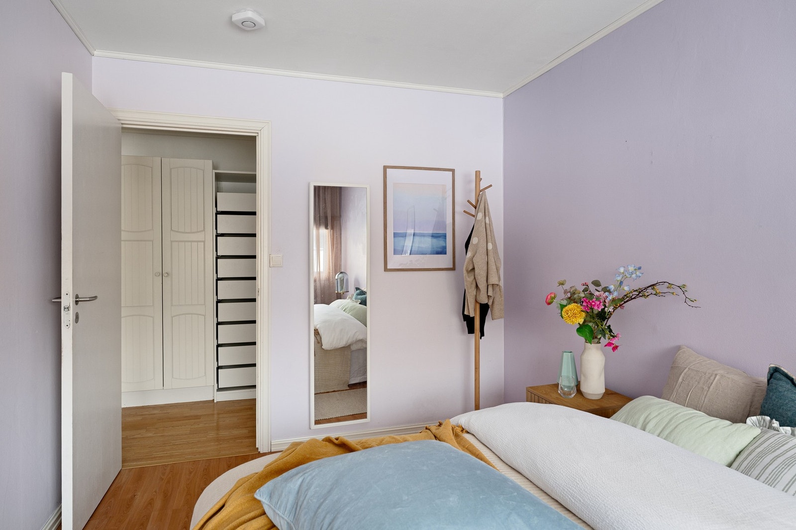 Det er god plass til garderobeskap. Galleribilde