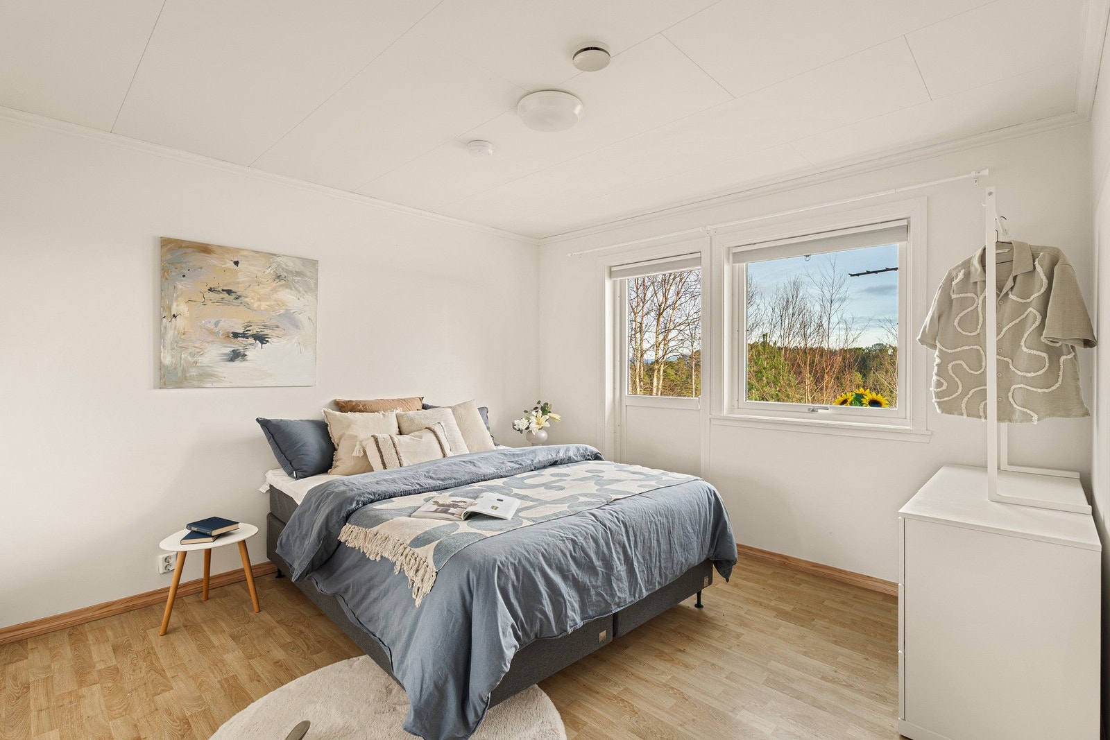 Etasjens soverom måler 12,4 m² Galleribilde