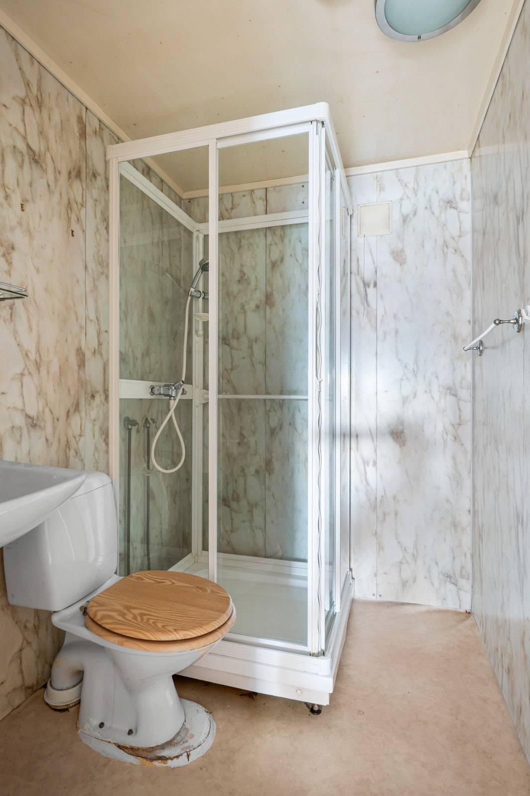 Våtrommet må oppgraderes for å tåle normal bruk etter dagens krav. Galleribilde