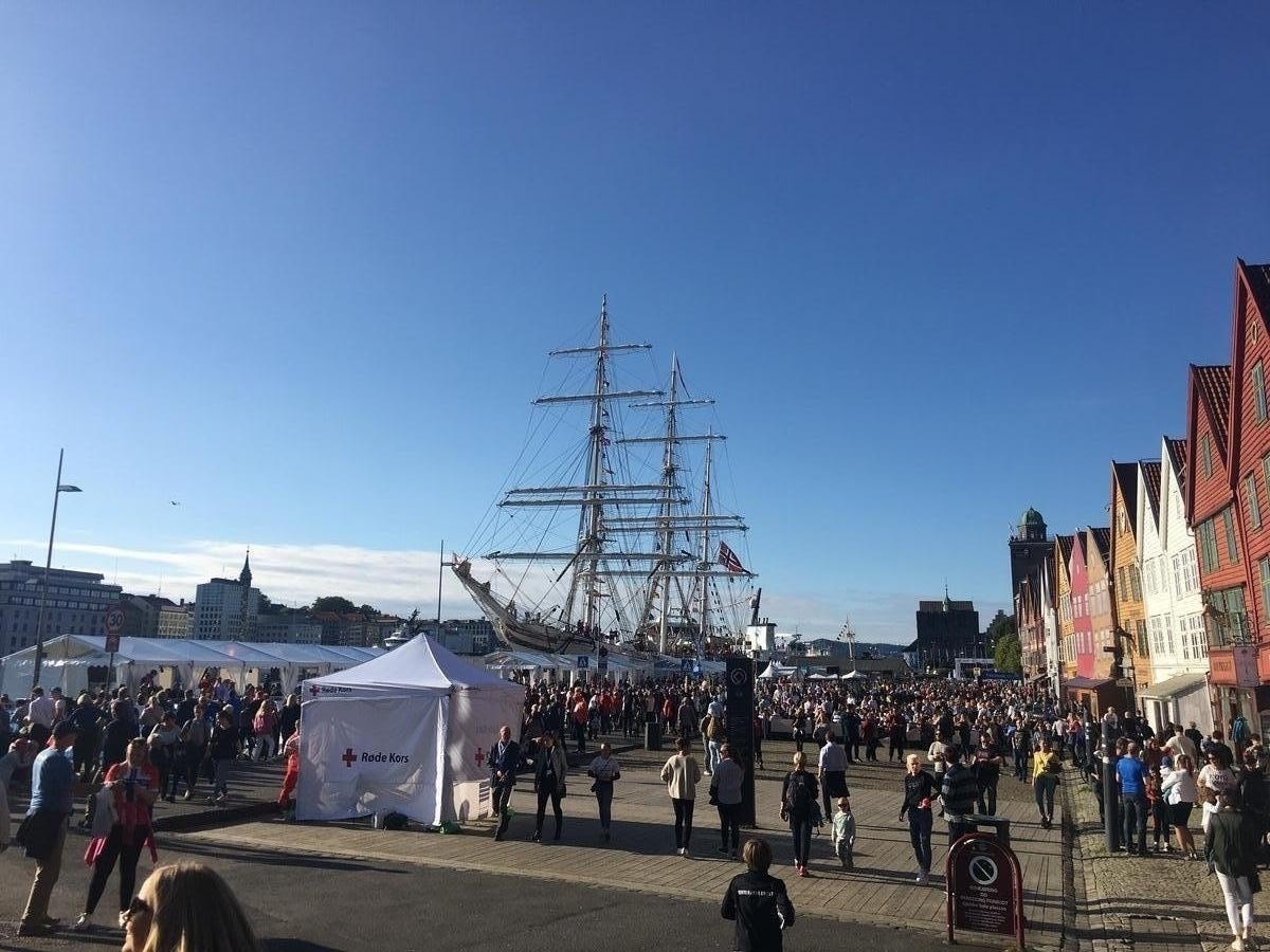 Bryggen er 2 minutter unna Galleribilde