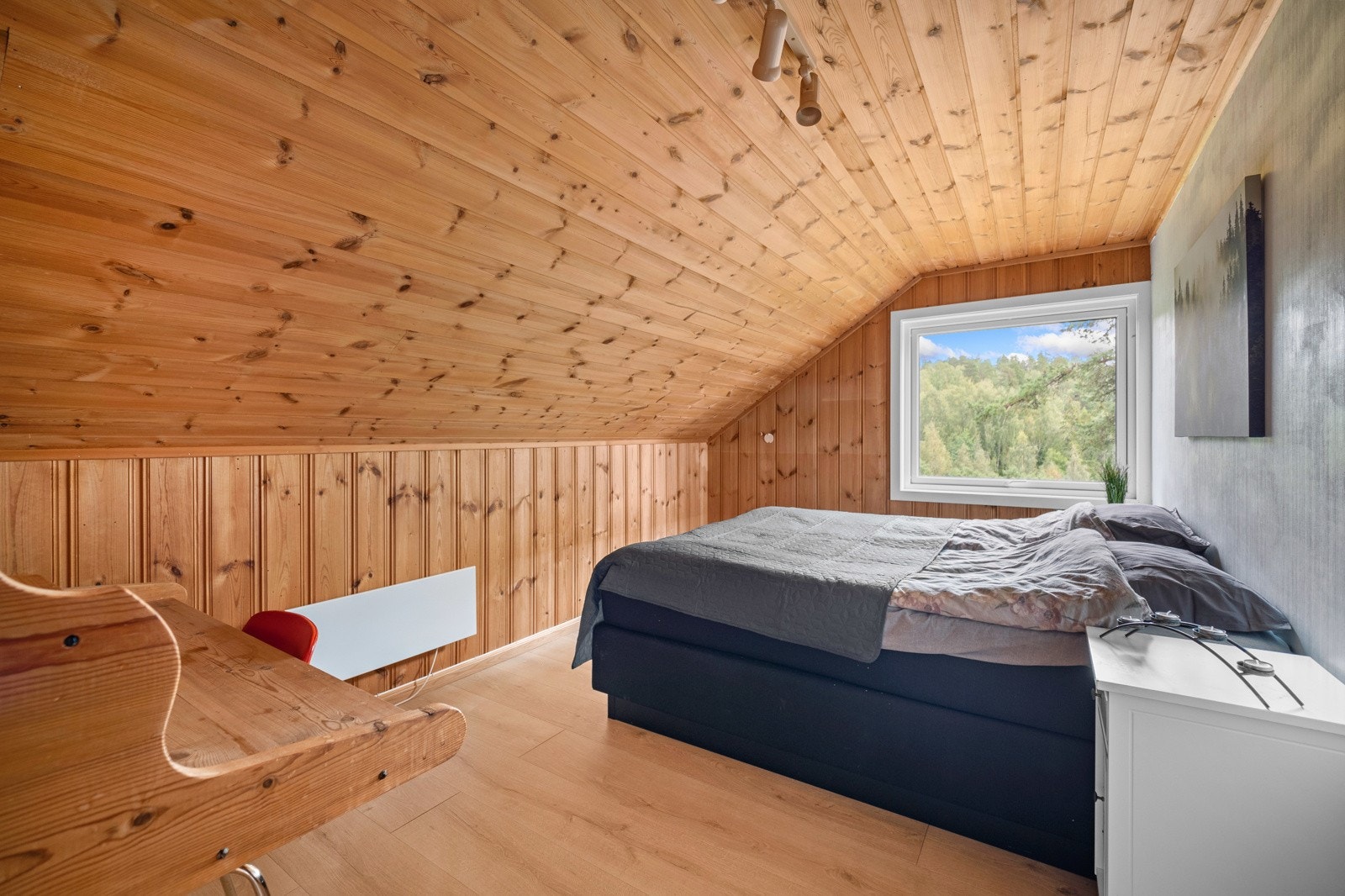 Hvert rom har fint utsyn og gode lysforhold. Galleribilde