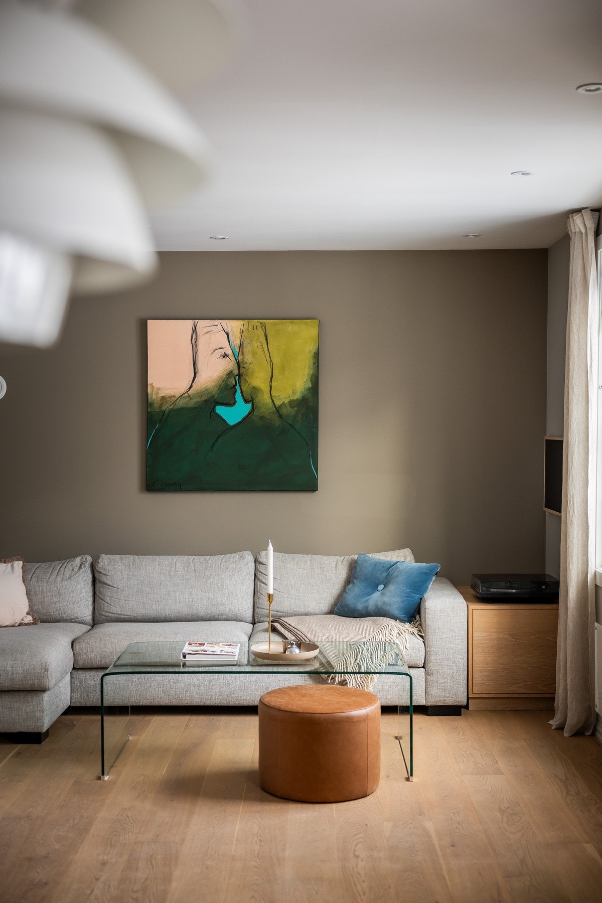 Generøs takhøyde. Galleribilde