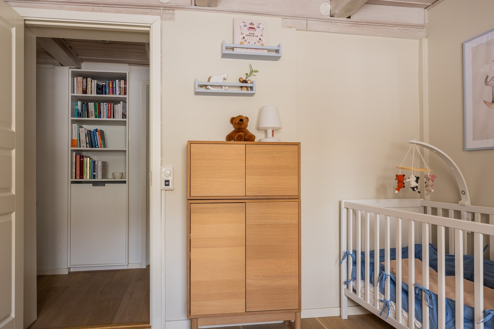 Soverommets gode størrelse gjør at det enkelt kan møbleres etter eget ønske. Galleribilde