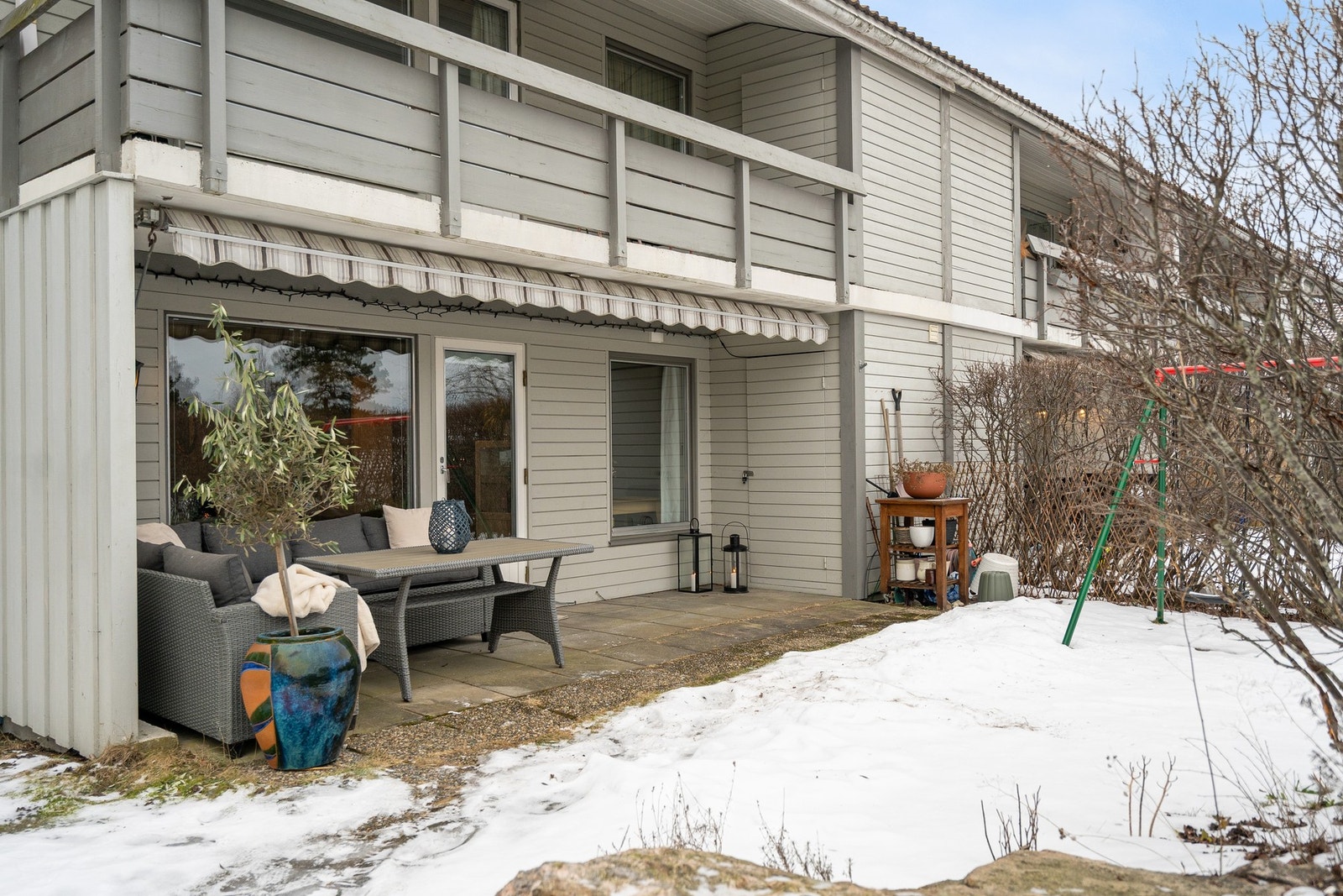 Hyggelig og skjermet uteplass mot vest Galleribilde