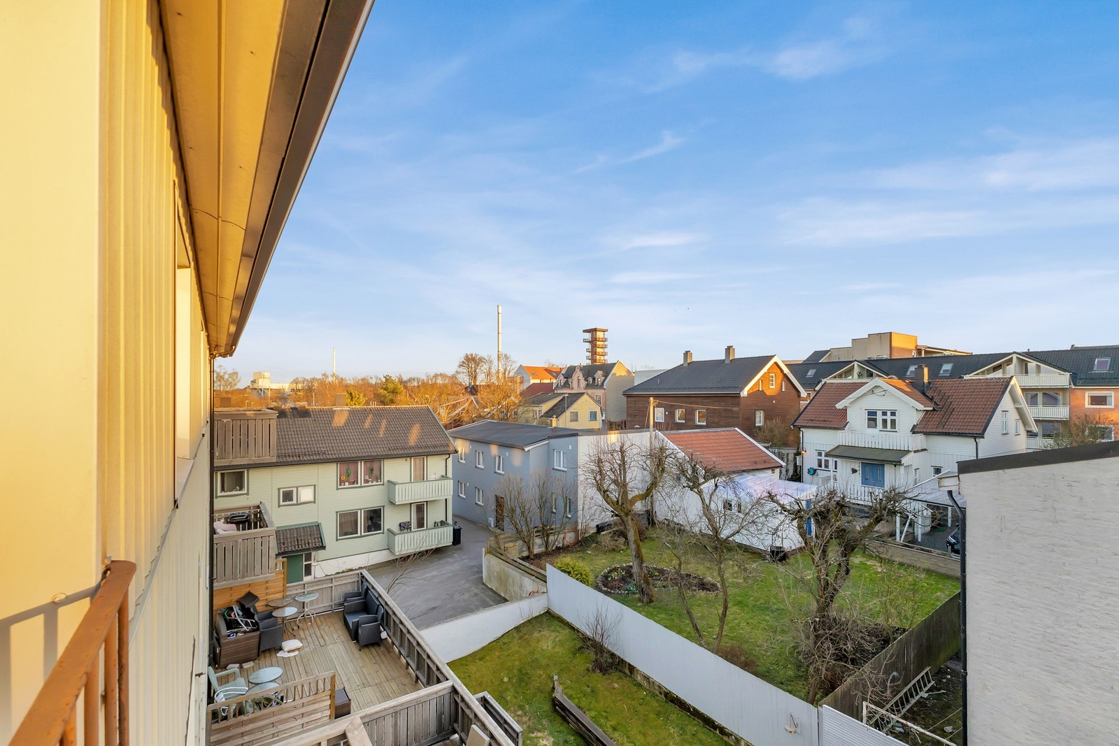 Utsyn fra rommets franske balkong. Galleribilde