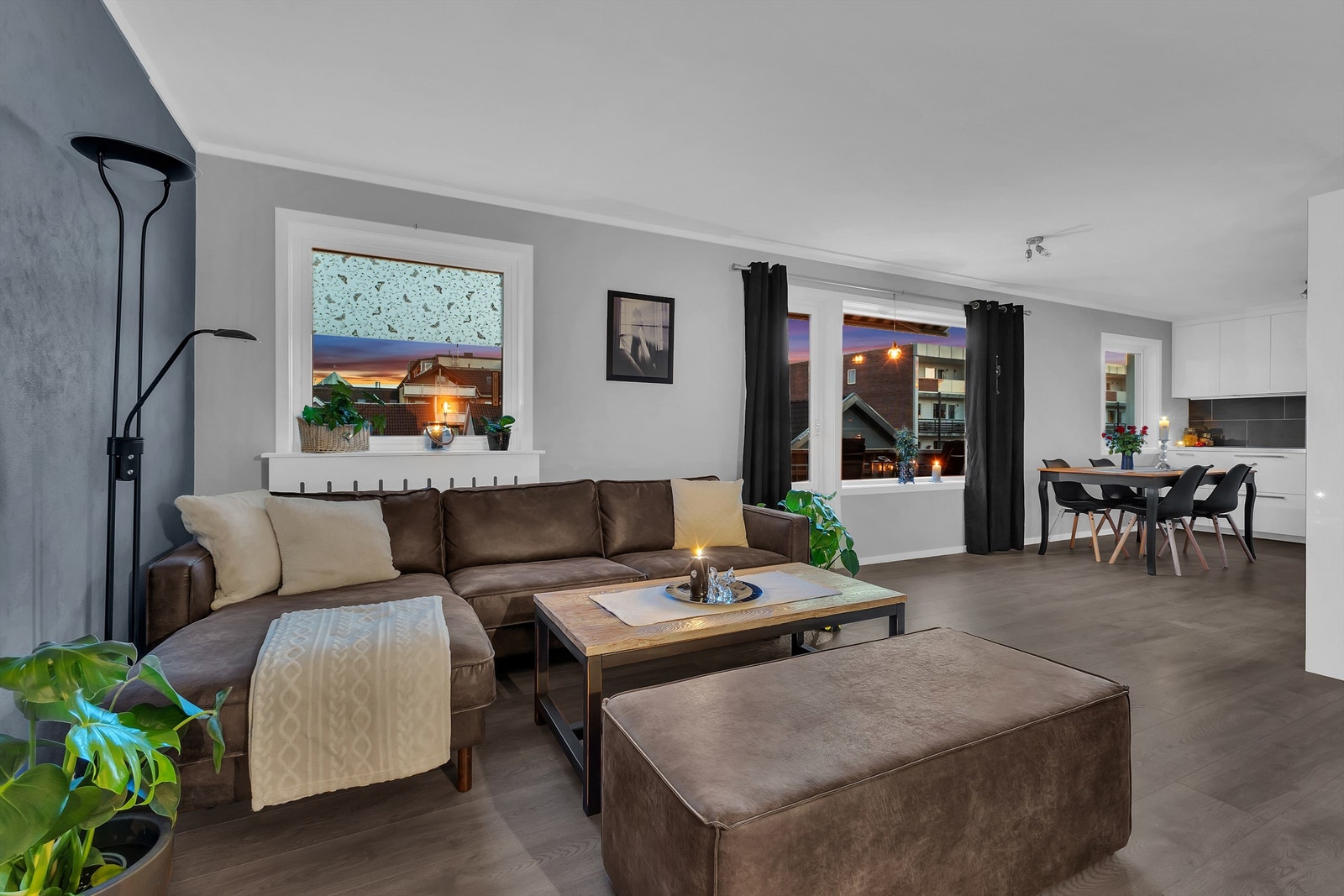 Oskars gate 16 presenteres av Jonathan Dahl i Krogsveen. Galleribilde