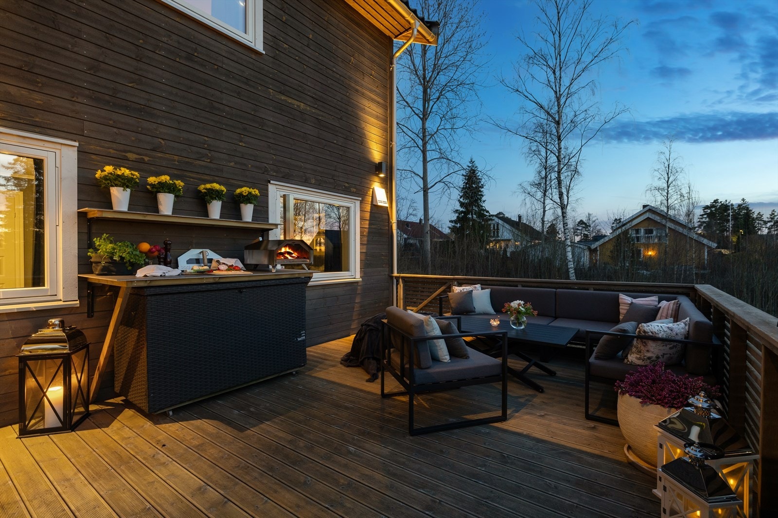 Koselig uteplasser hele døgnet. Galleribilde