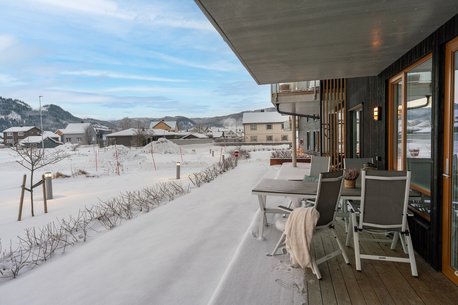 Her bor du med kort vei til "alt" av fasiliteter og servicetilbud Galleribilde