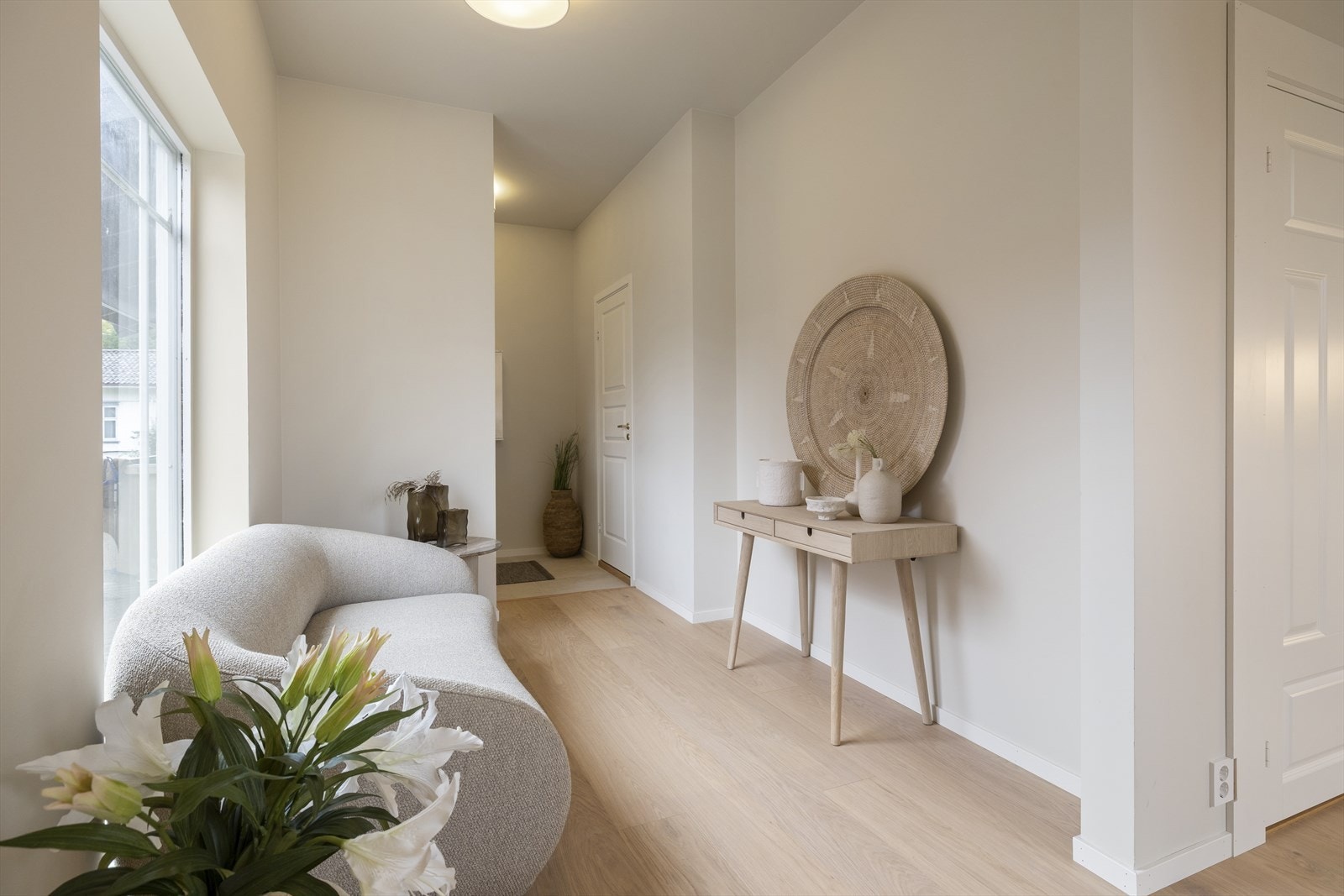 Dette er en gjennomført og smakfull leilighet midt i hjertet av Drøbak! Galleribilde