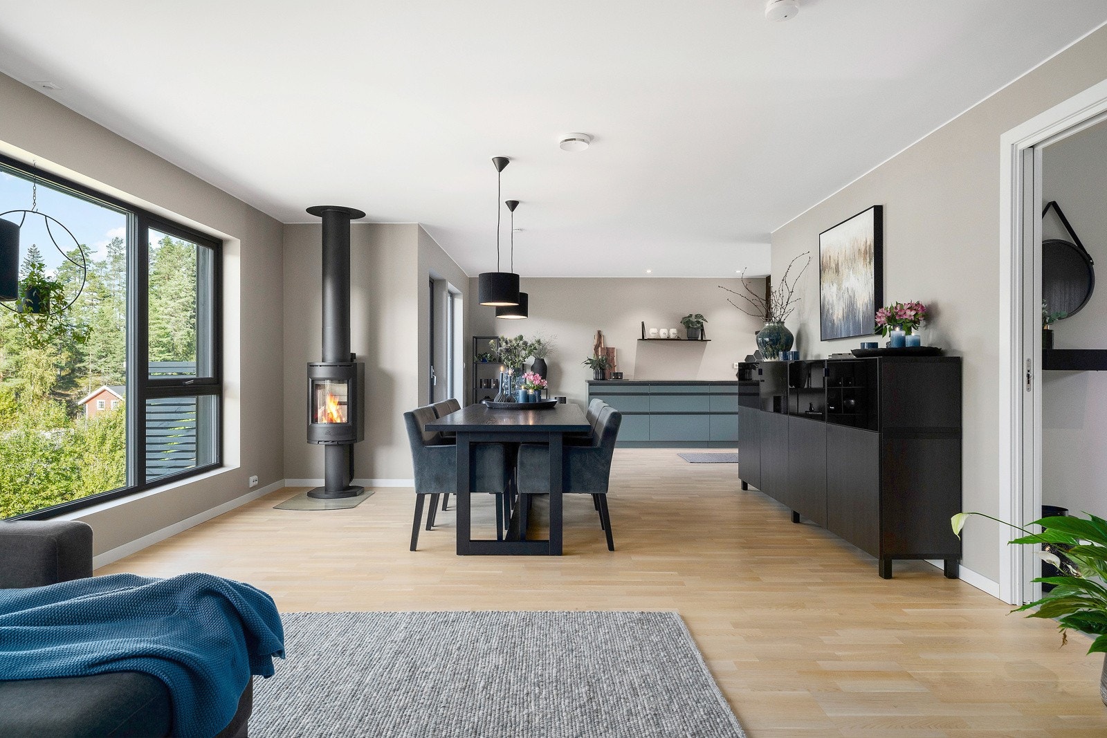 Allrommet har fin utforming med god plass til hele familien og gjester. Galleribilde