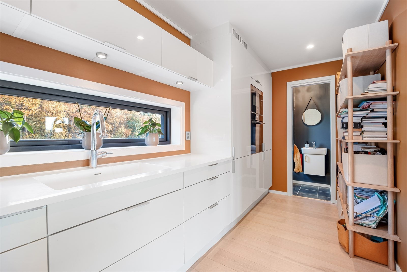 Opprinnelig er det bod mellom kjøkken og toalettrom, se pkt. ferdigattest i salgsoppgaven. Galleribilde