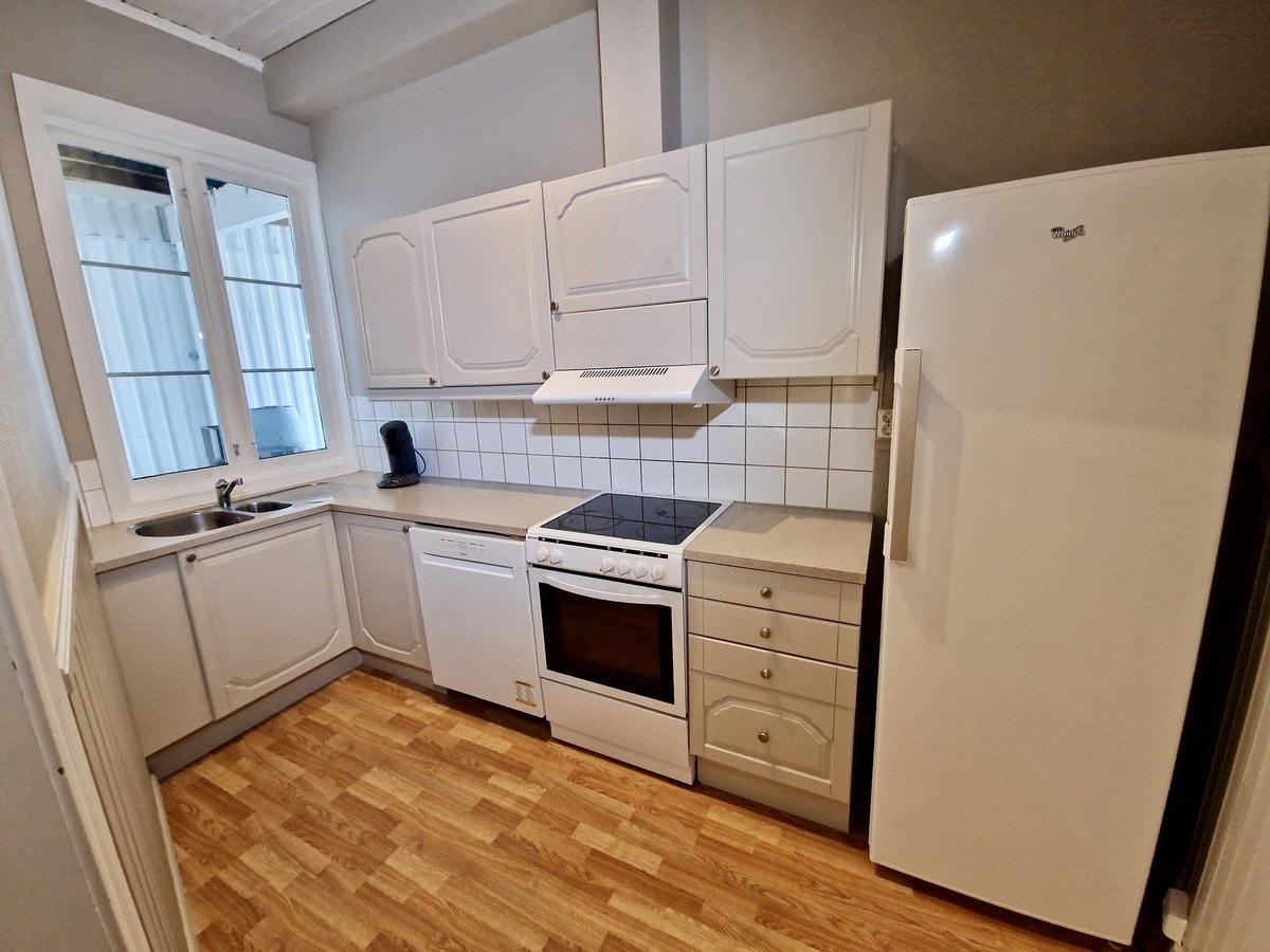 Fullt utstyrt kjøkken Galleribilde