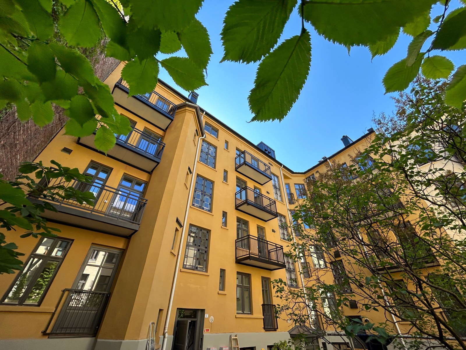 Fasaden mot bakgården Galleribilde