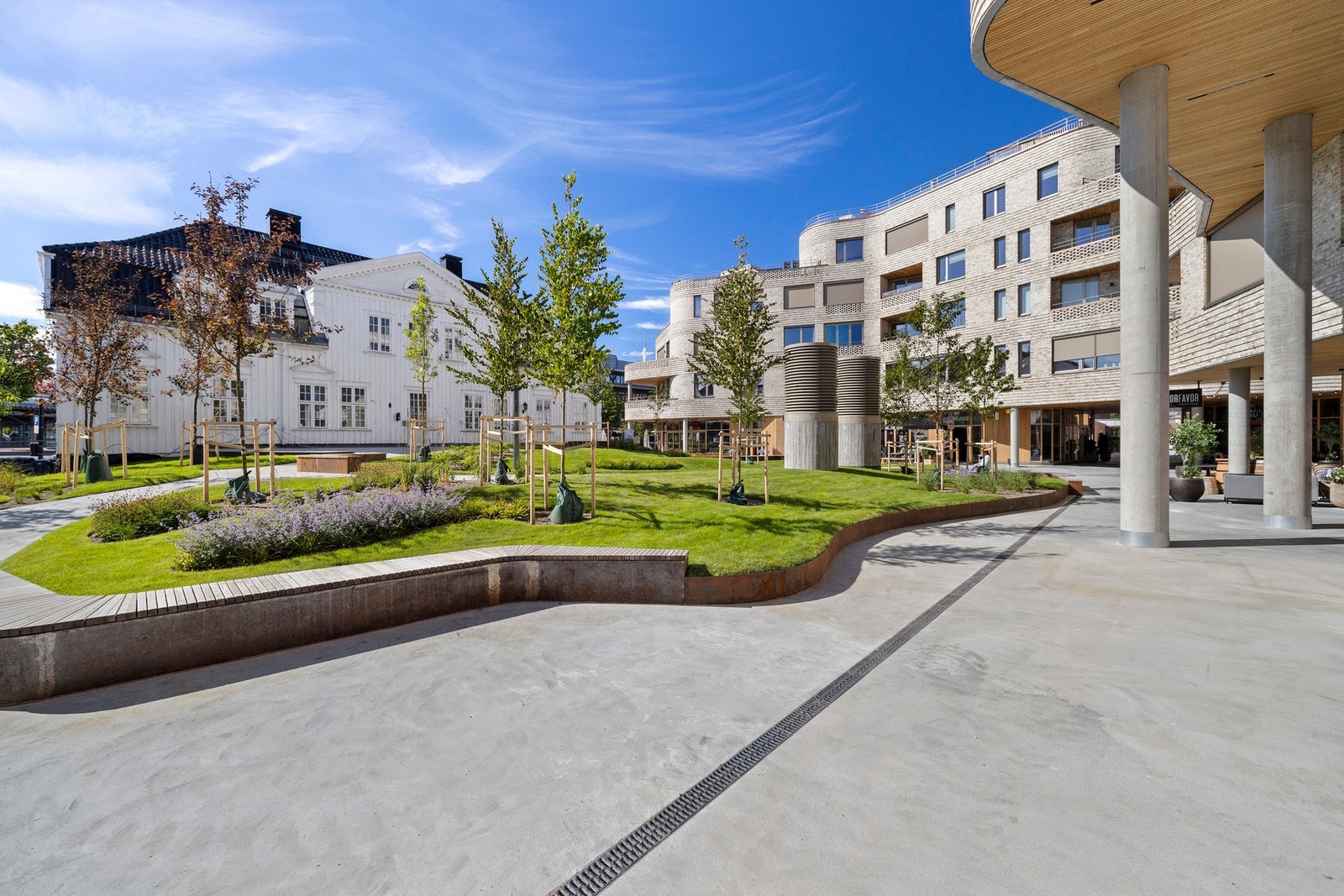 Asker sentrum har gjennomgått en tydelig byfornyelse de siste årene Galleribilde