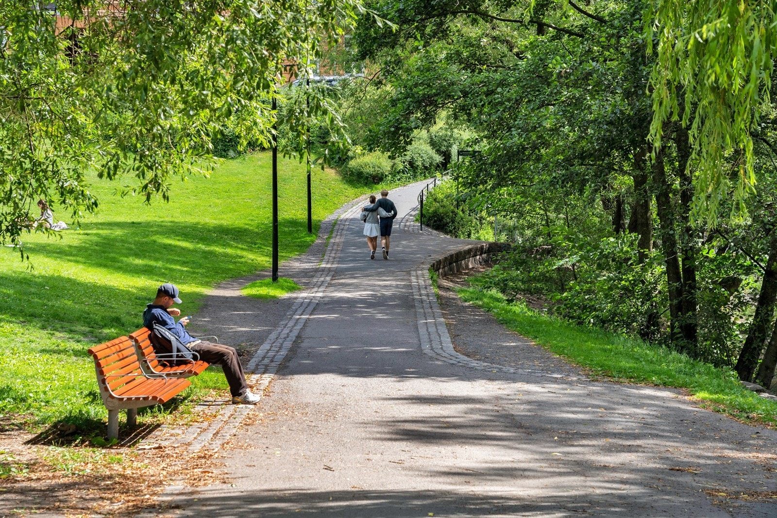 Leiligheten har en svært sentral og attraktiv beliggenhet på Fredensborg, et rolig og tilbaketrukket område midt mellom St. Hanshaugen, Grünerløkka og Oslo sentrum. Galleribilde