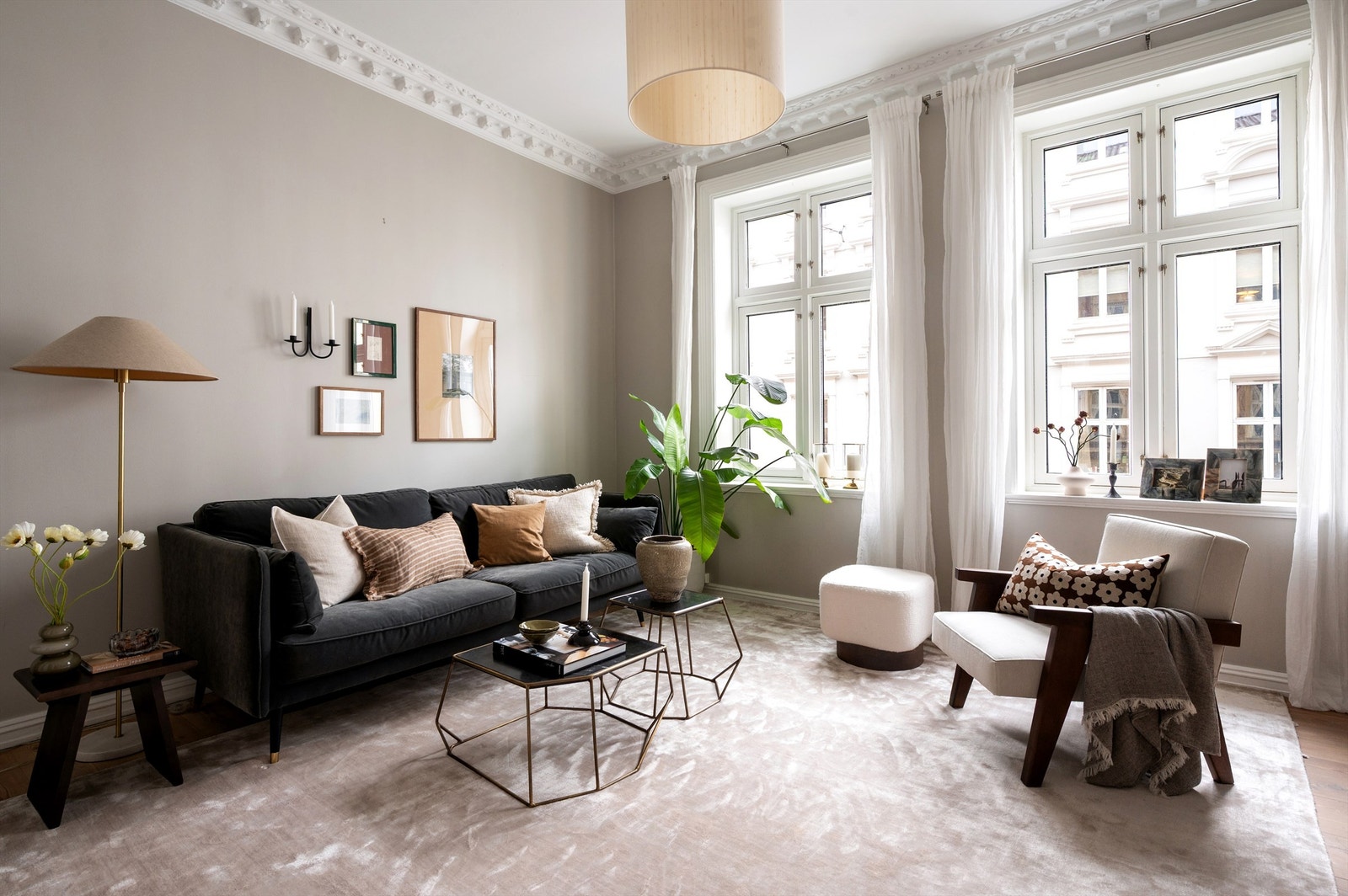 Overflatene er holdt i behagelige og tidsriktige nyanser som skaper et helhetlig inntrykk. Galleribilde