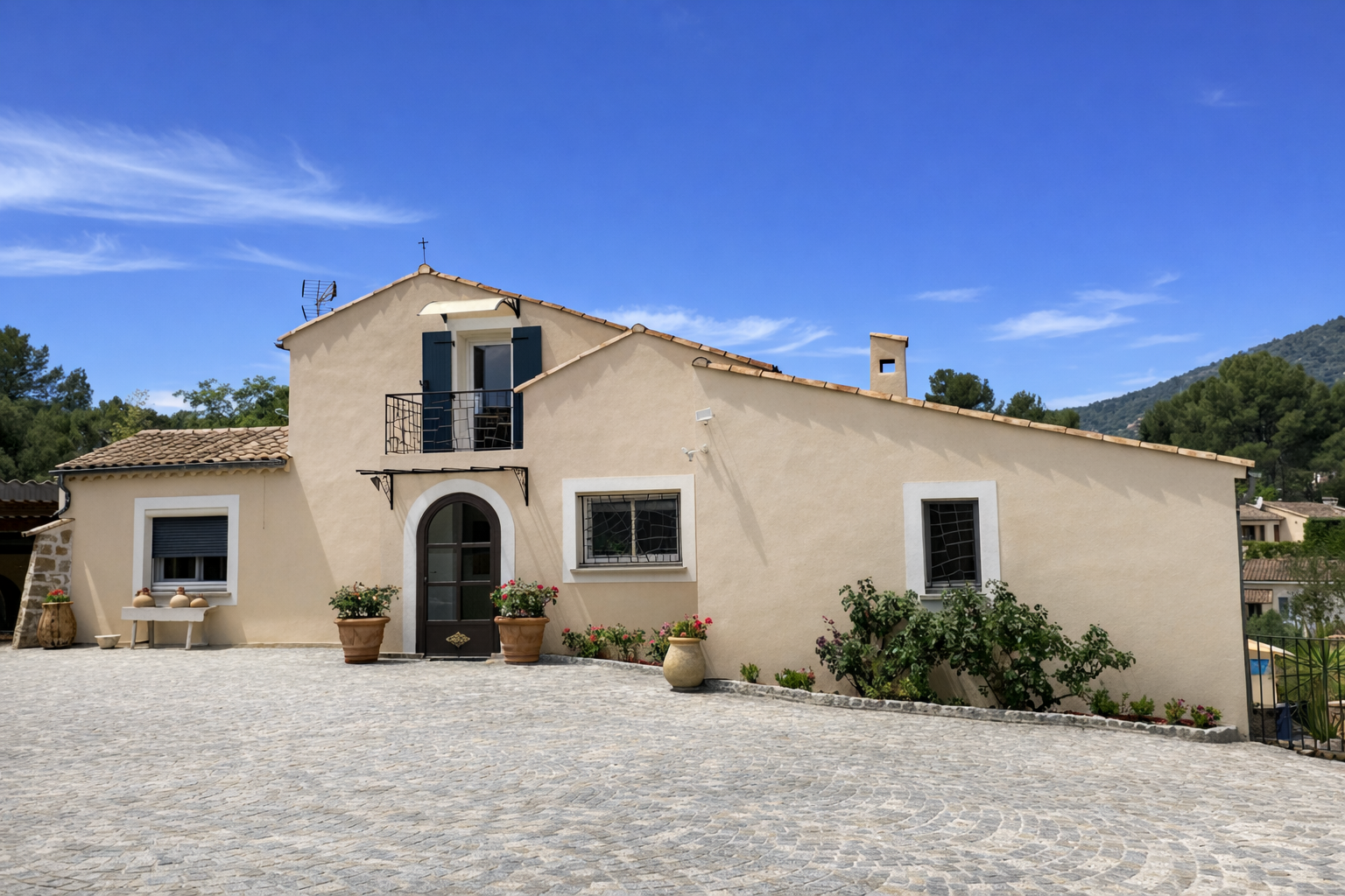 Forside mot inngangen Galleribilde