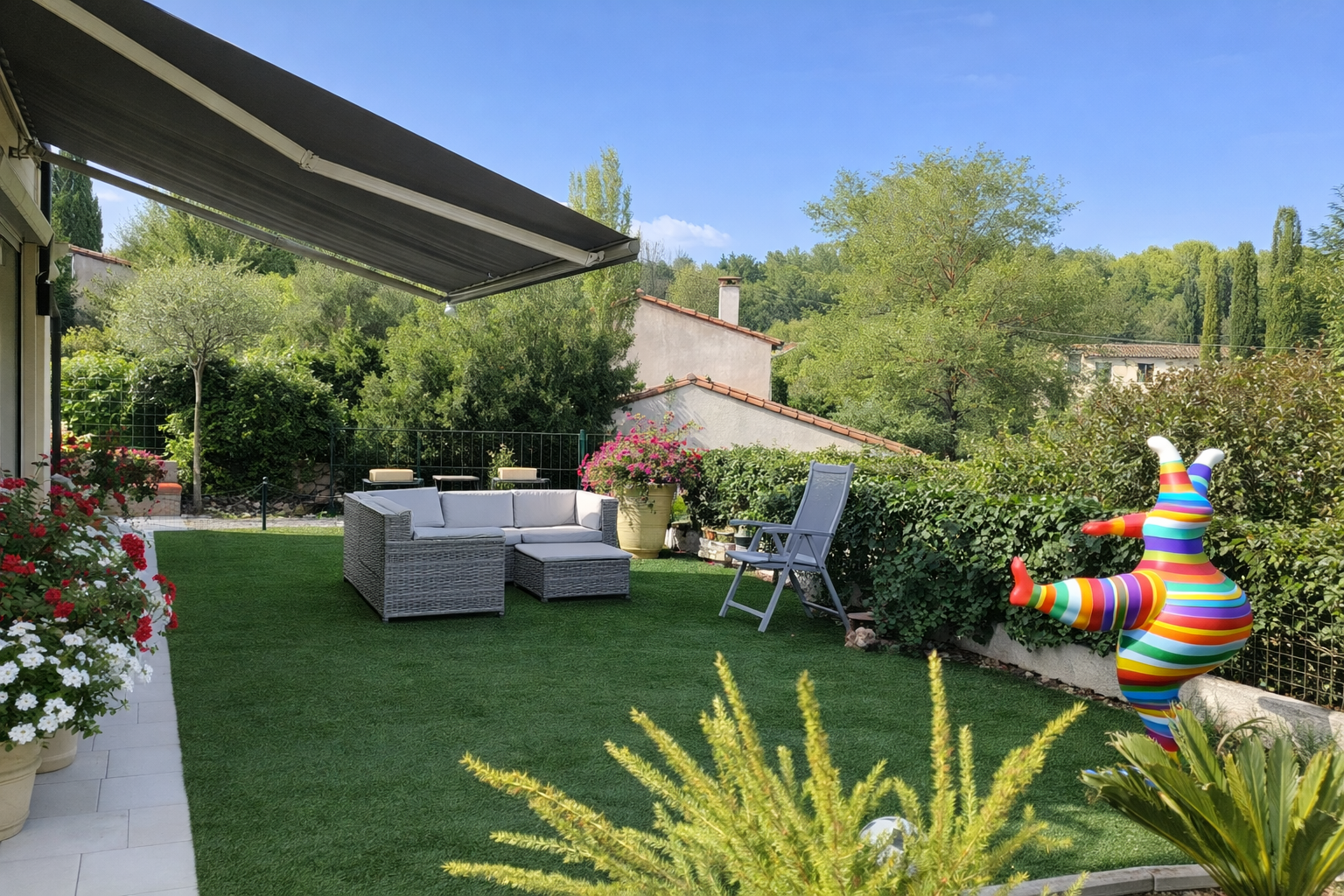 Foran utekjøkken og spisestue Galleribilde