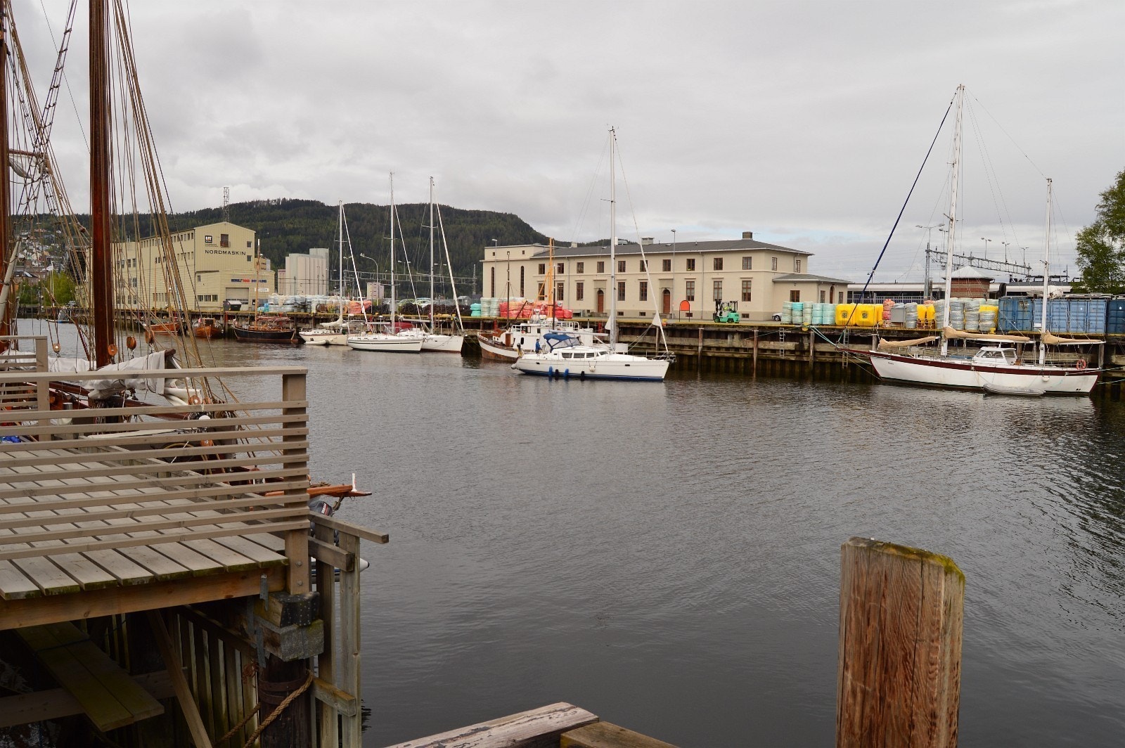 Kanalen i nærhet. Galleribilde