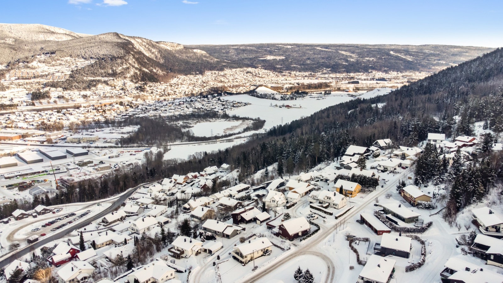 Flott utsikt utover Eikerbygdene. Galleribilde