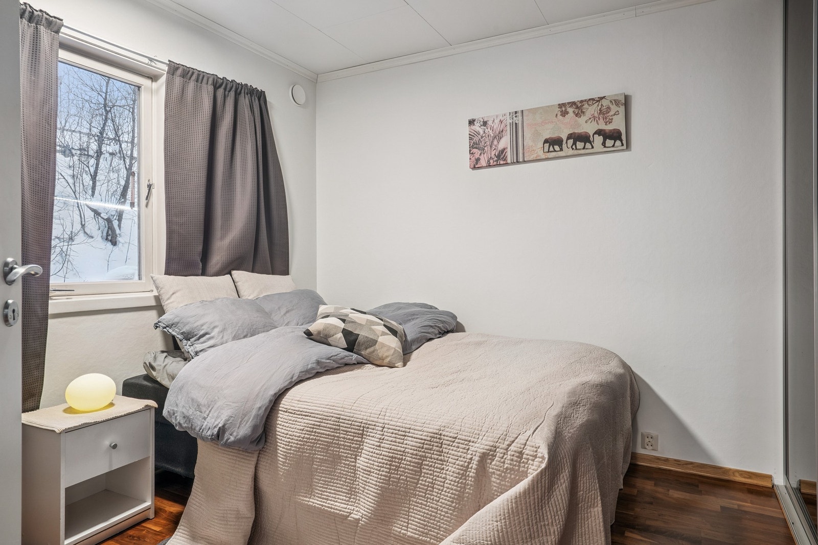 i hovedetasjen er det to gode soverom. Galleribilde