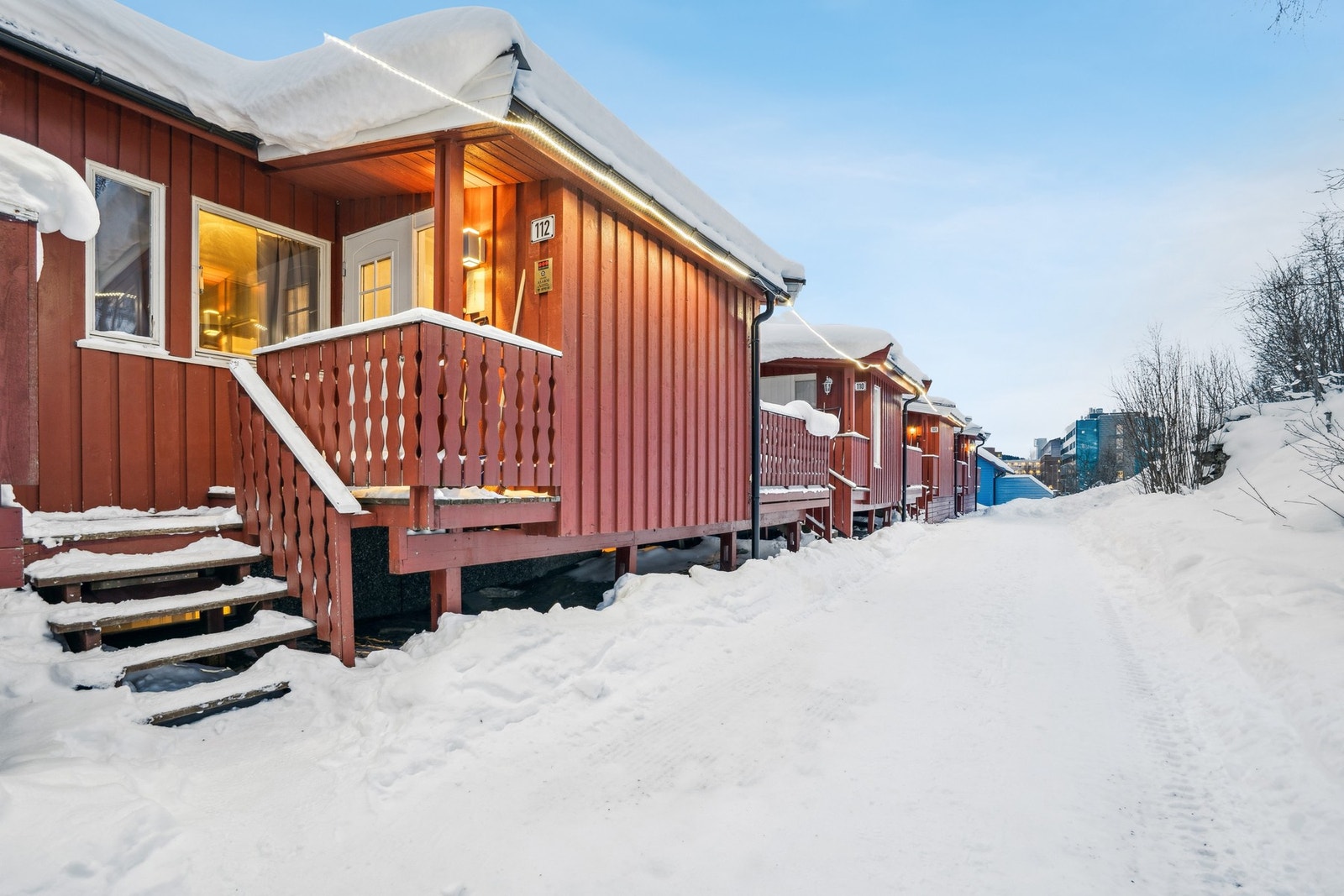 Innganspartiet til hovedplanet ligger på boligen vestside. Galleribilde