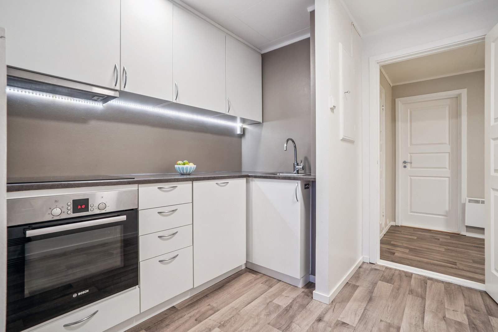 Nytt og moderne kjøkken. Galleribilde