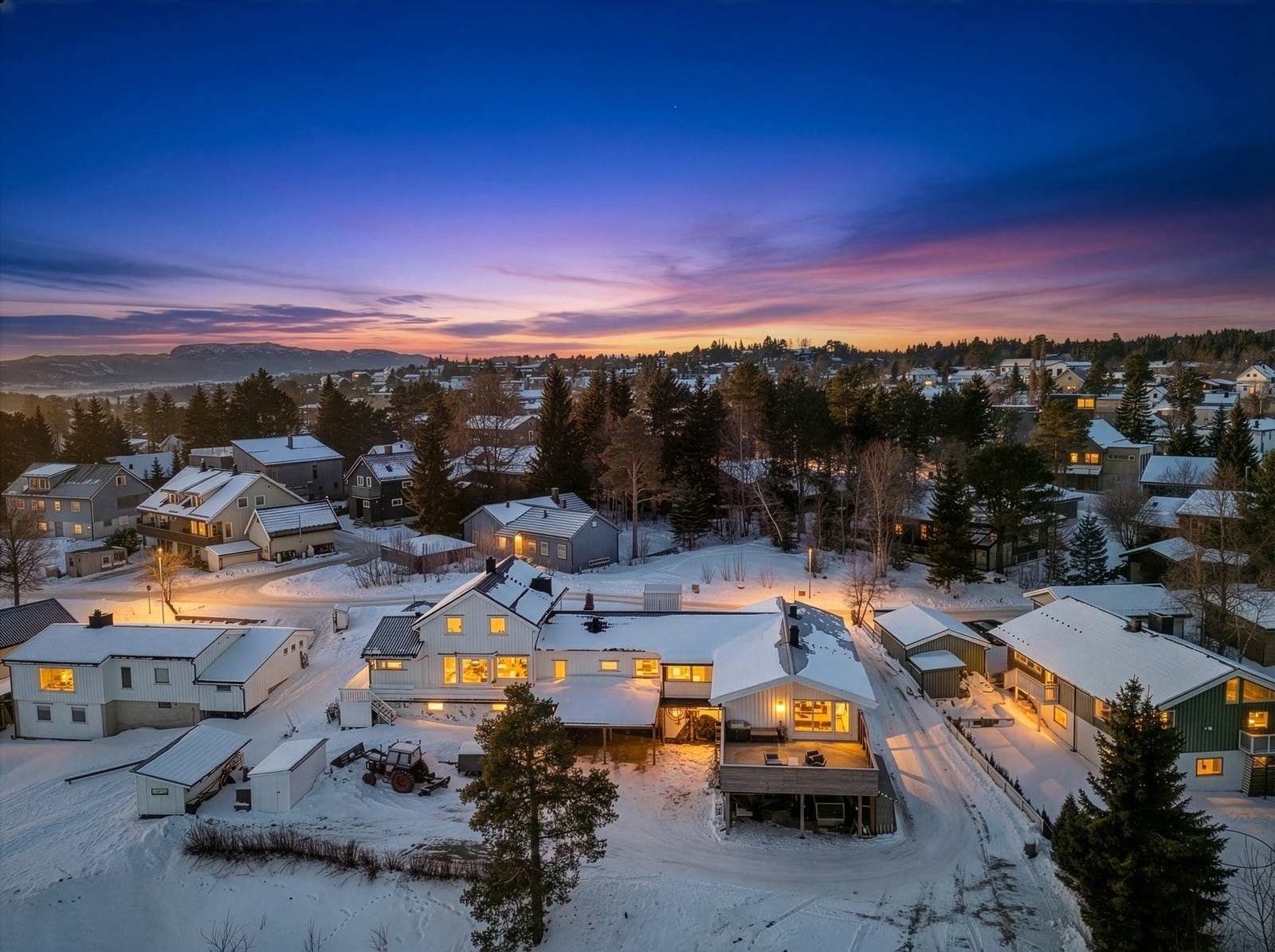 Velkommen til Vestmarkbakken 31 B, presentert av EiendomsMegler 1 ved Stian Berg. Galleribilde