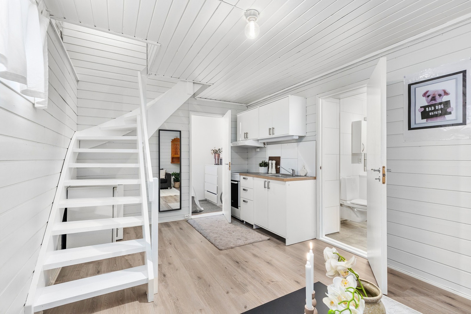 Nede i boligens sokkeletasje er det en kjellerstue på 16 kvm. Galleribilde