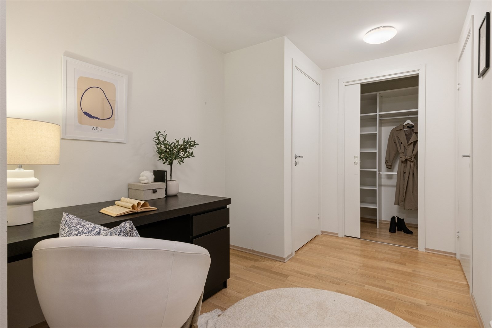 Gode lagringsmuligheter, både i innvendig bod og bod i kjeller. Galleribilde