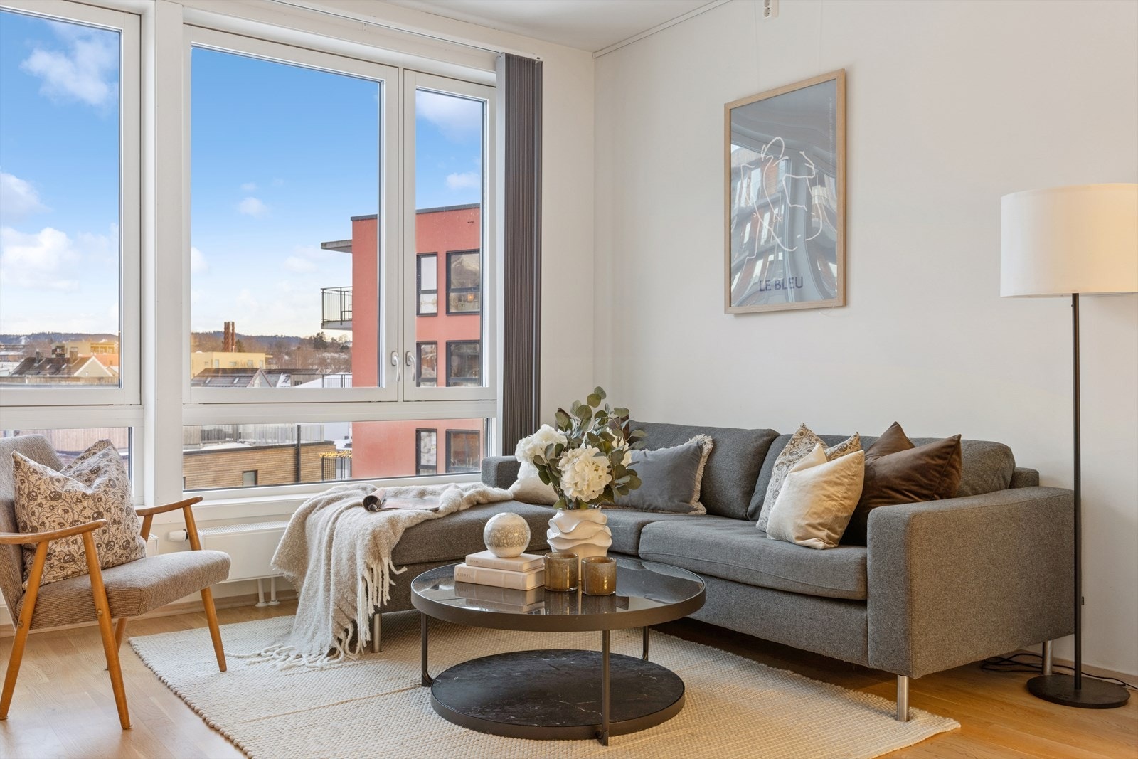 Her er det god plass for både avslapning og sosiale sammenkomster. Galleribilde