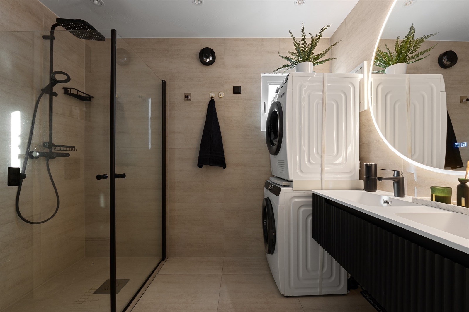 Badet ble i 2024 bygget opp på nytt fra bunnen av med blant annet ny membran. Alt er i dag velholdt. Tilluft bør etableres. Galleribilde