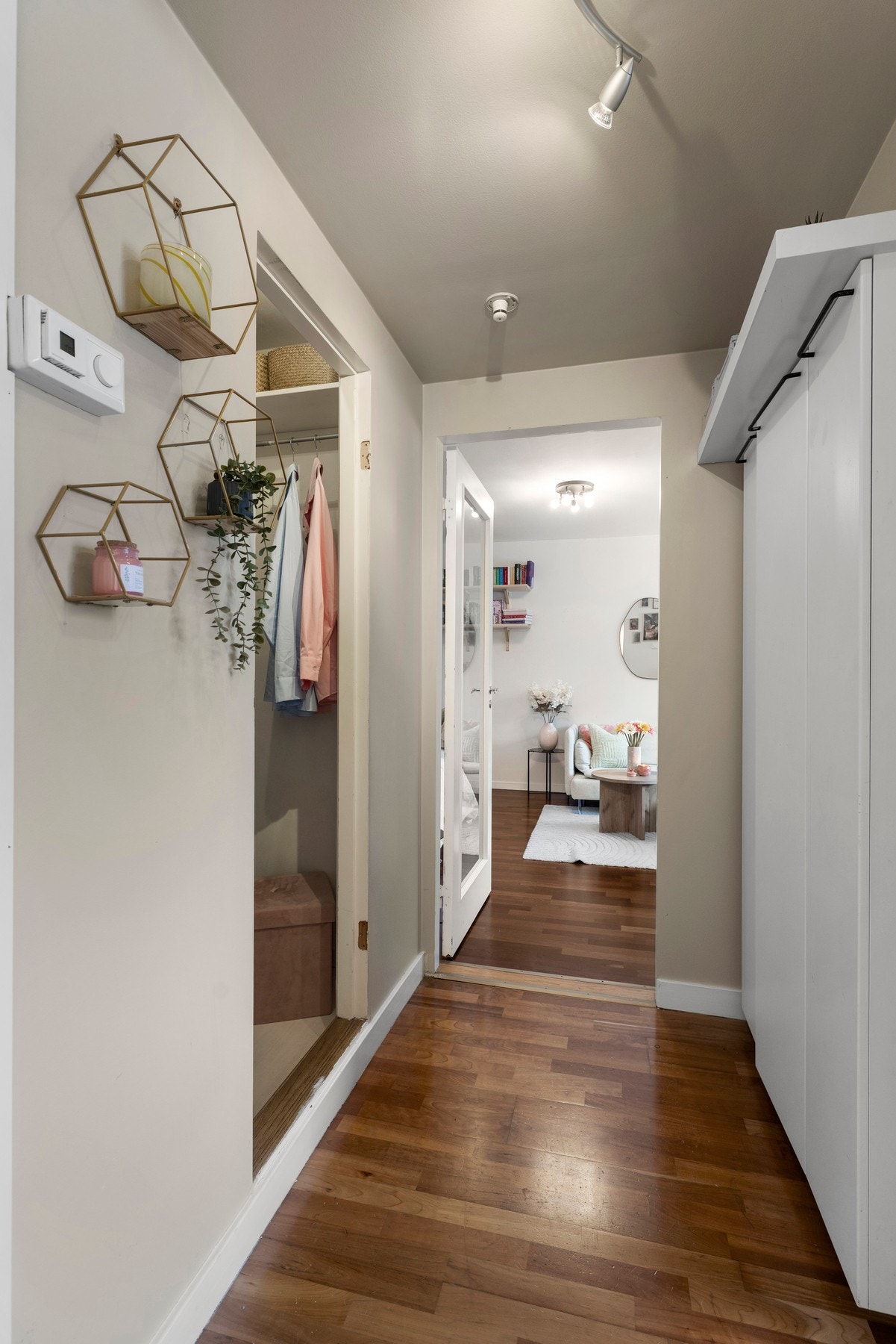 Velkommen inn til en hyggelig visning. Galleribilde