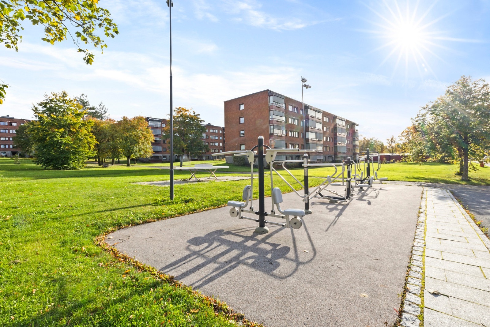 Lekeplass for store og små. Galleribilde