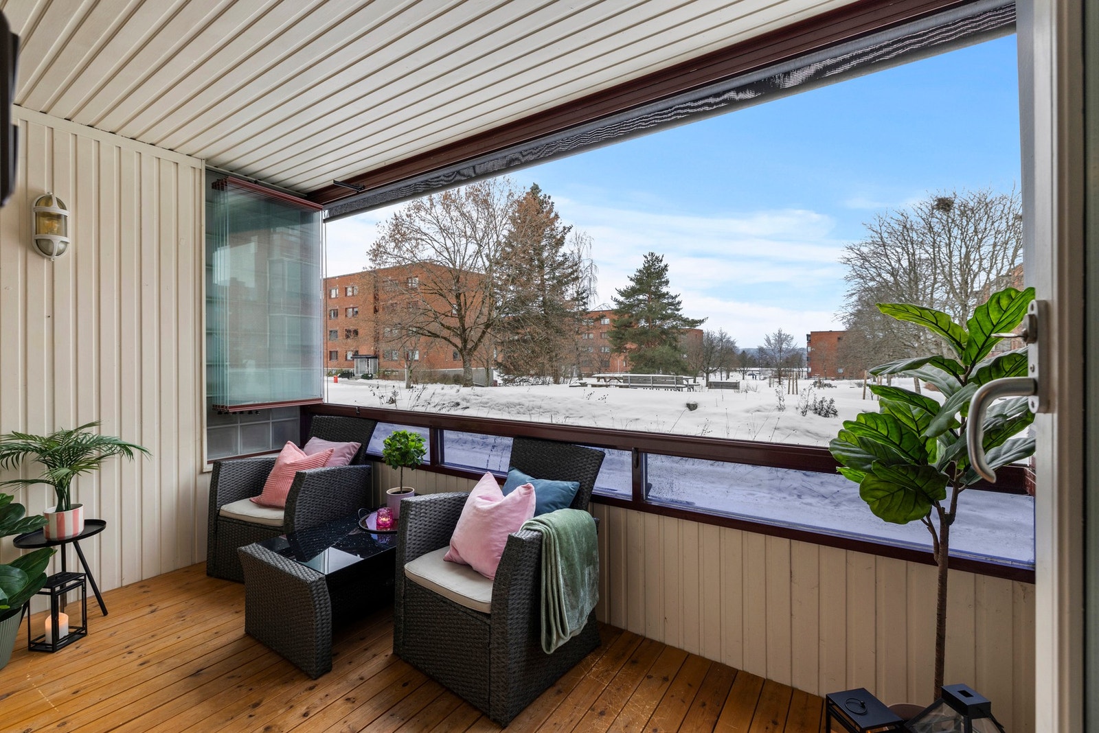 Her er det god plass til utemøbler og planter. Galleribilde