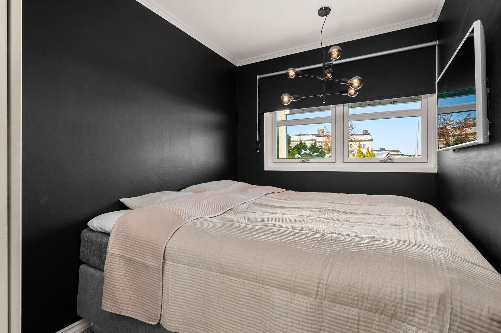 Soverom 2 er på 6,5 kvm og kan fint benyttes som barnerom eller kontor hvis ønskelig. Galleribilde