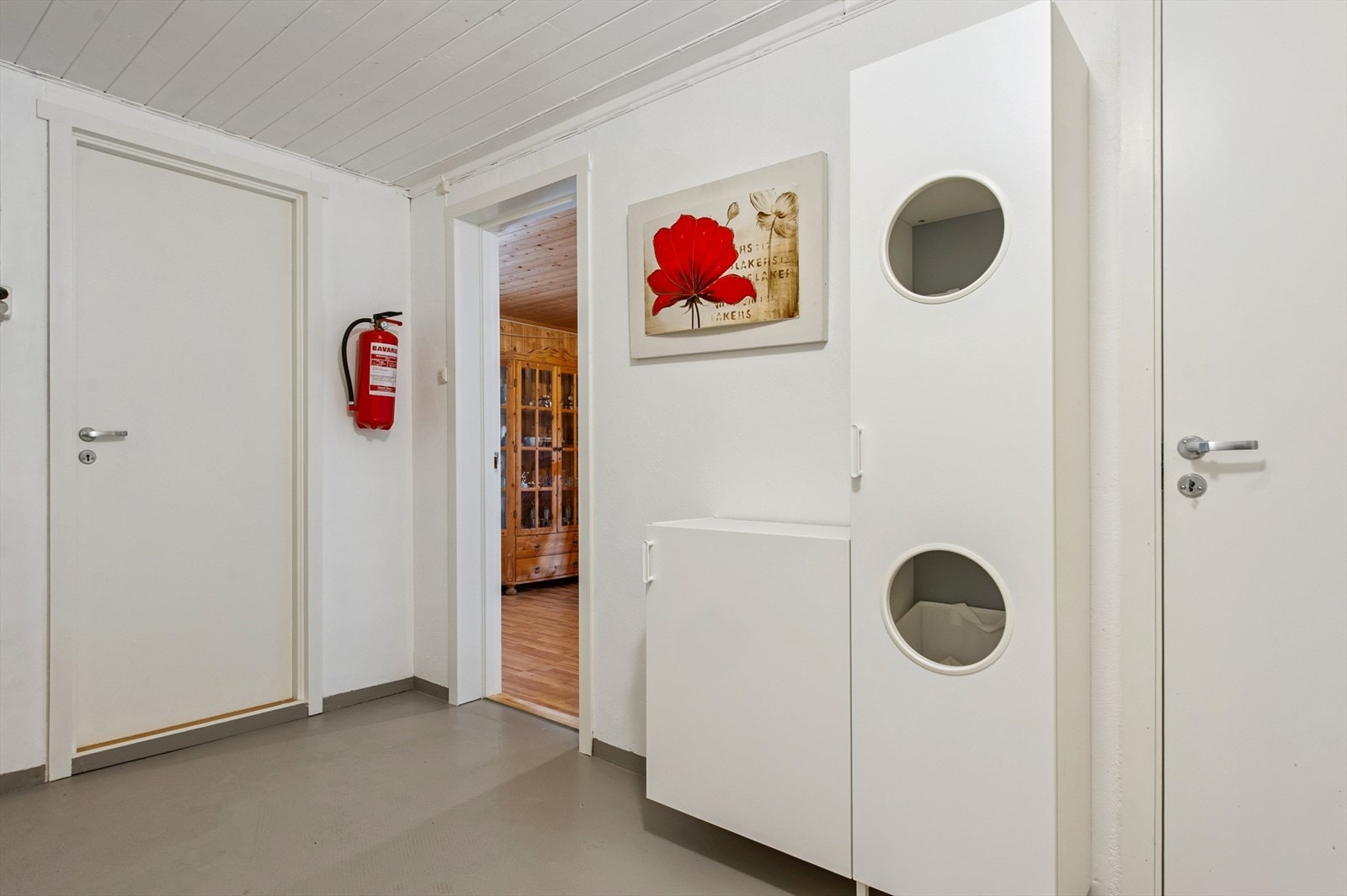 Fra vaskerommet er det adkomst til gang og videre til bodarealer. Galleribilde