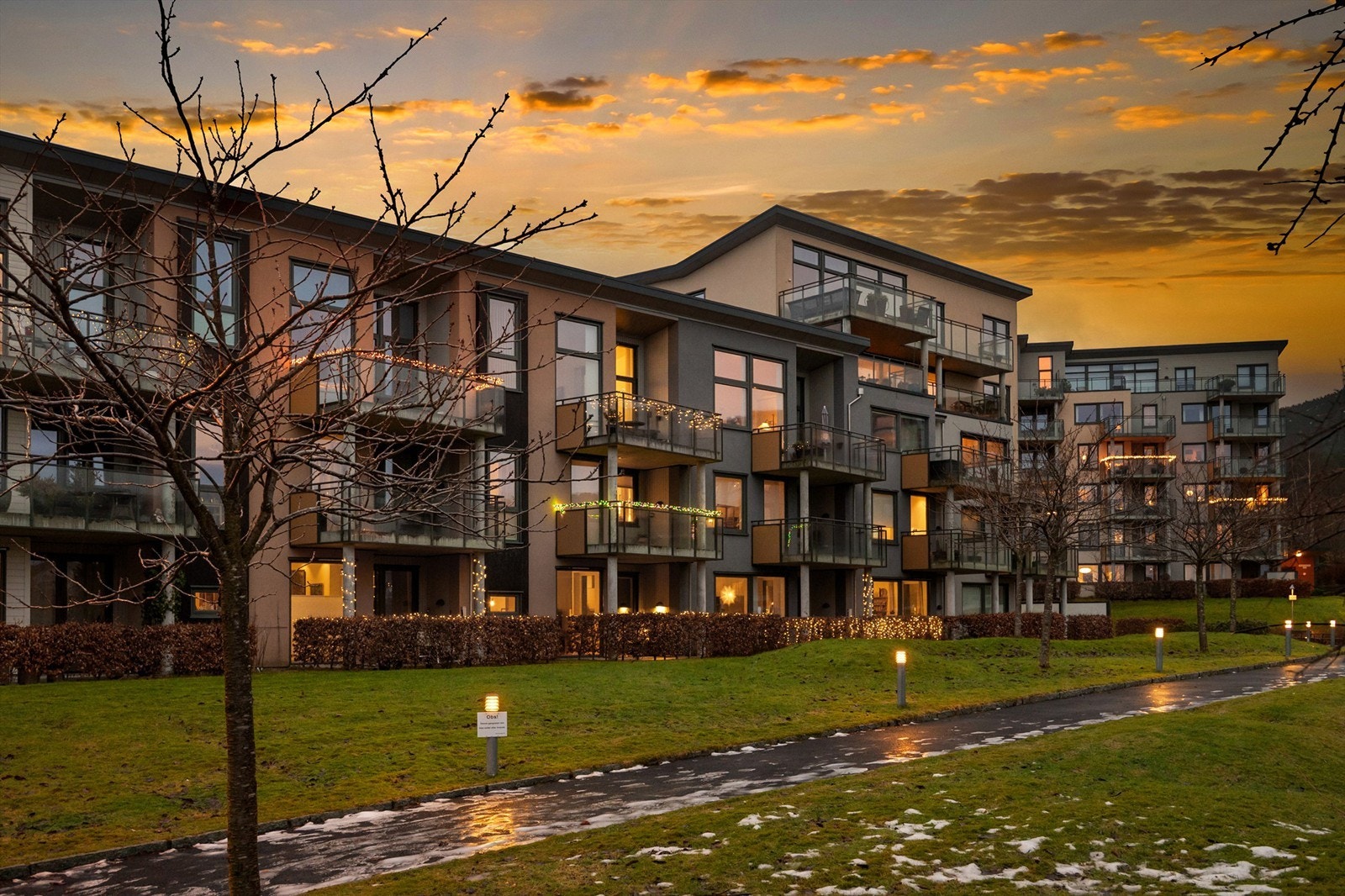 Velkommen til nydelige Shetlands-Larsens vei 19! Presenteres av Ingvar Nypan for Eiendomsmegler Krogsveen Galleribilde