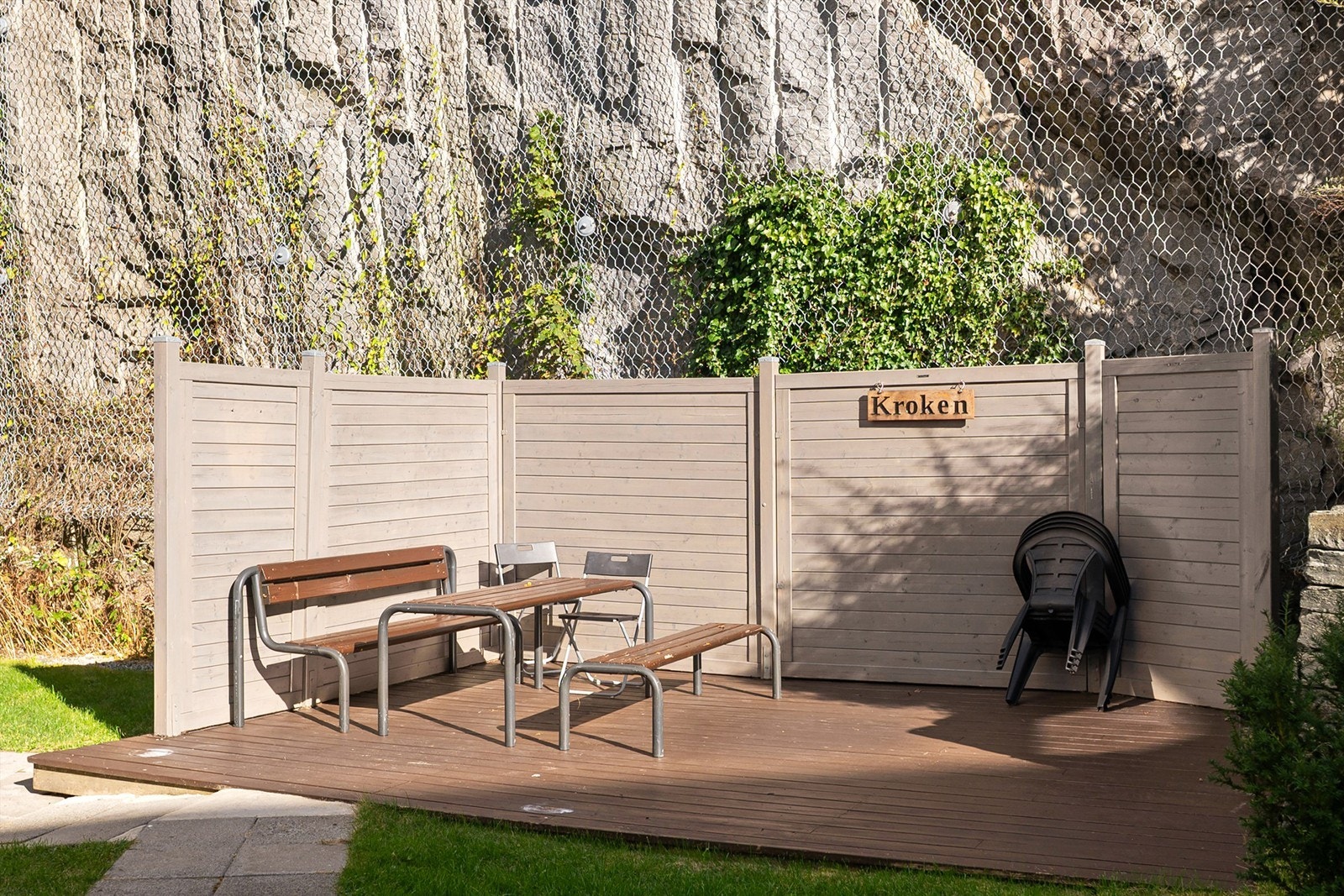 Kroken er et yndet sted for kaffe og prat med hyggelige naboer Galleribilde