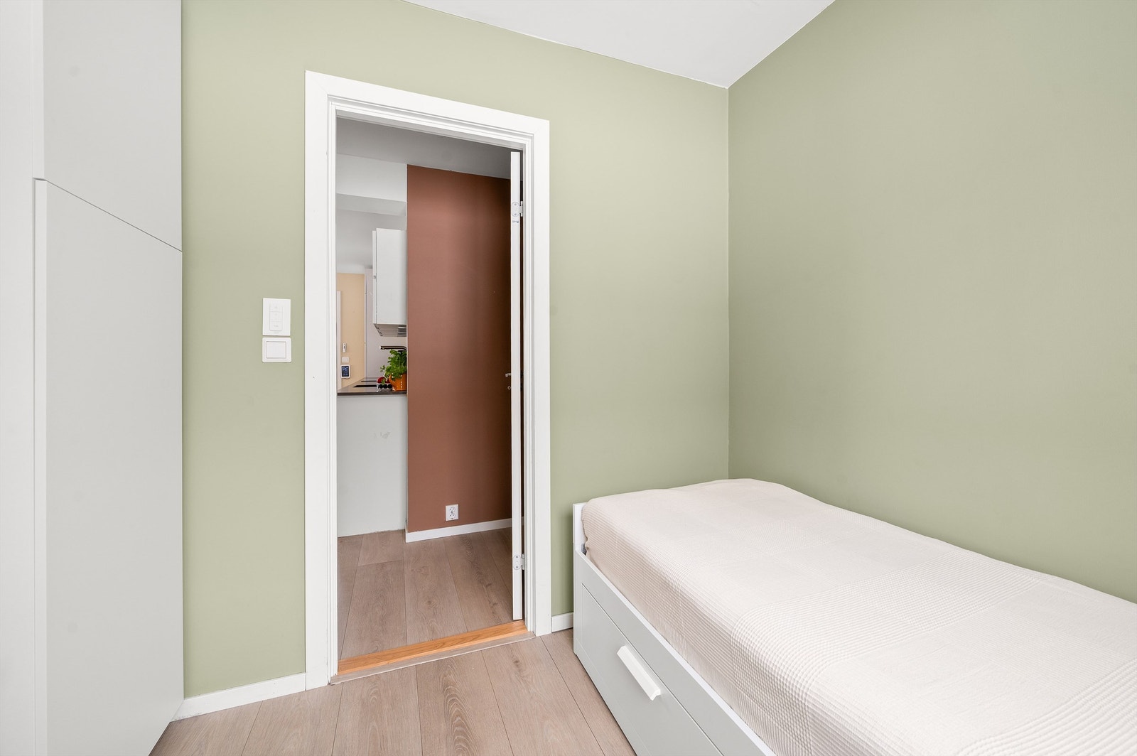 Garderobeskap på soverom 2 medfølger. Galleribilde