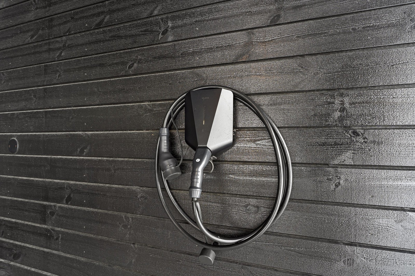 Carporten har kobling til el-billader Galleribilde