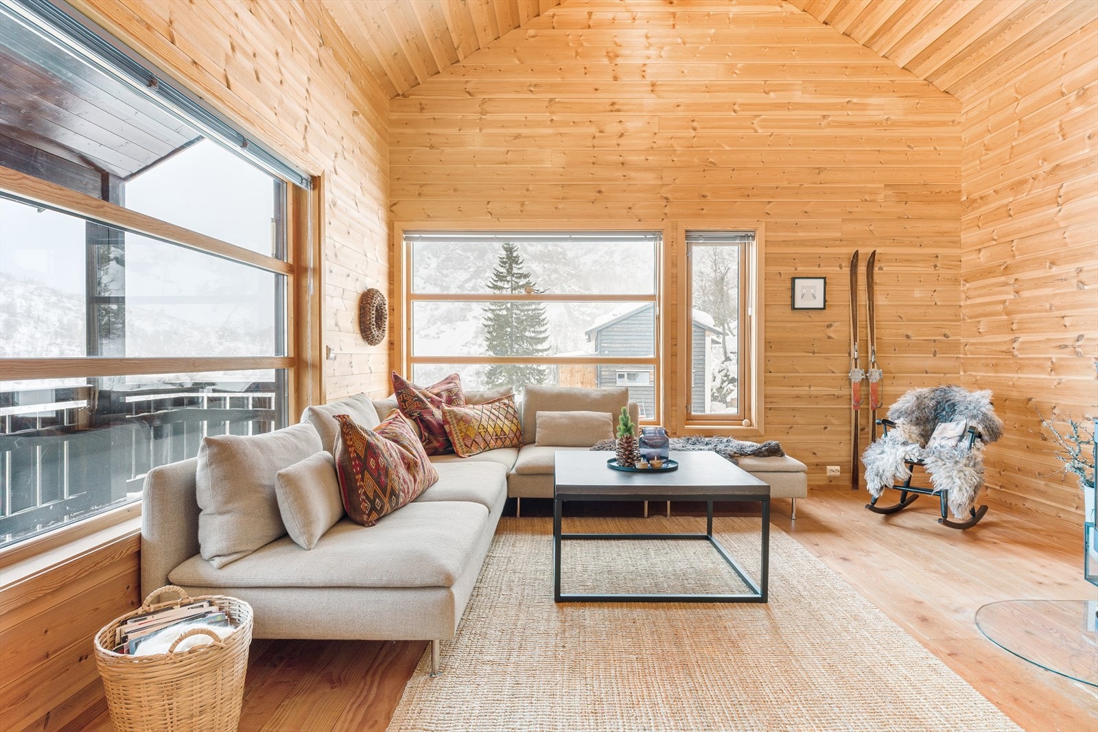 Her er det herlig takhøyde som skaper en god romfølelse. Galleribilde