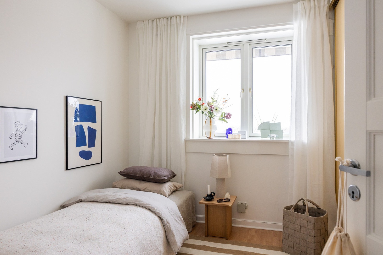 Soverom to egner seg godt som barnerom, gjesterom eller hjemmekontor. Galleribilde