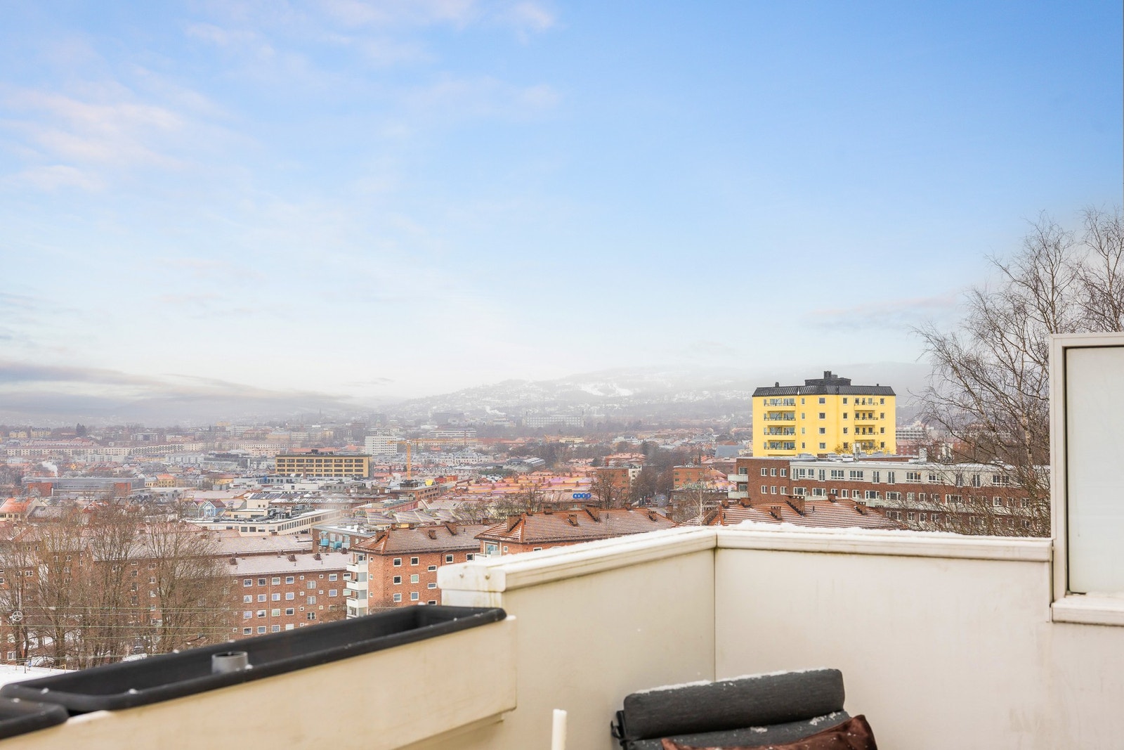 Upåklagelige solforhold fra ettermiddag til solnedgang over Holmenkollen. Galleribilde